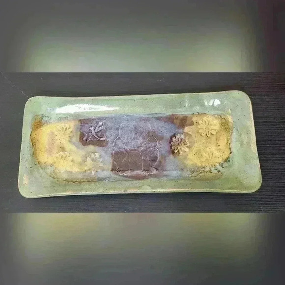 Signed Studio Art Pottery Green Frog Dragonfly Flower Rectangular Tray - Picture 1 of 4